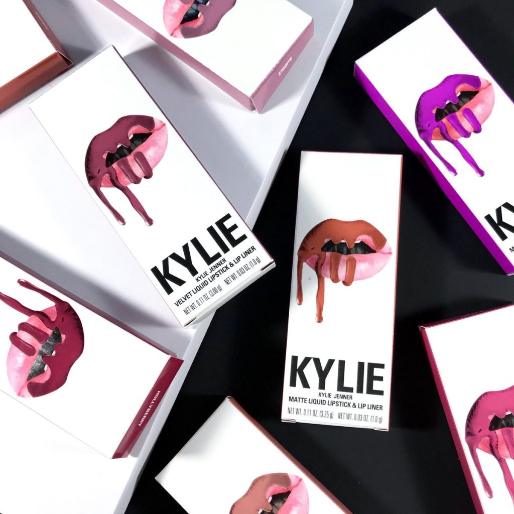 KYLIE Lip Linner – Hollyberry – 1.0g