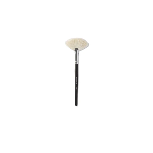 Morphe Large Soft Fan Highlighter Brush – M310