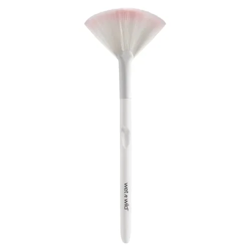 Wet n Wild Fan Brush - Image 4