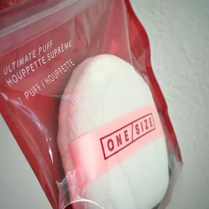 One/Size Ultimate Setting & Baking Puff