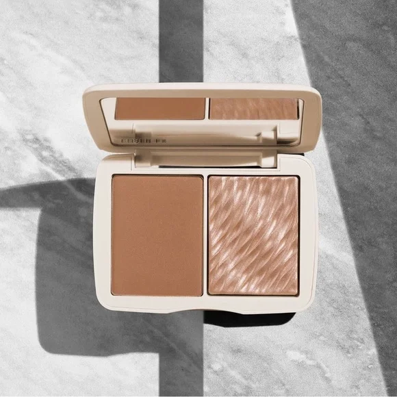 CoverFX Monochrome Cheek Duo Bronzer - Suntan Bronze - 14.5g - Image 5
