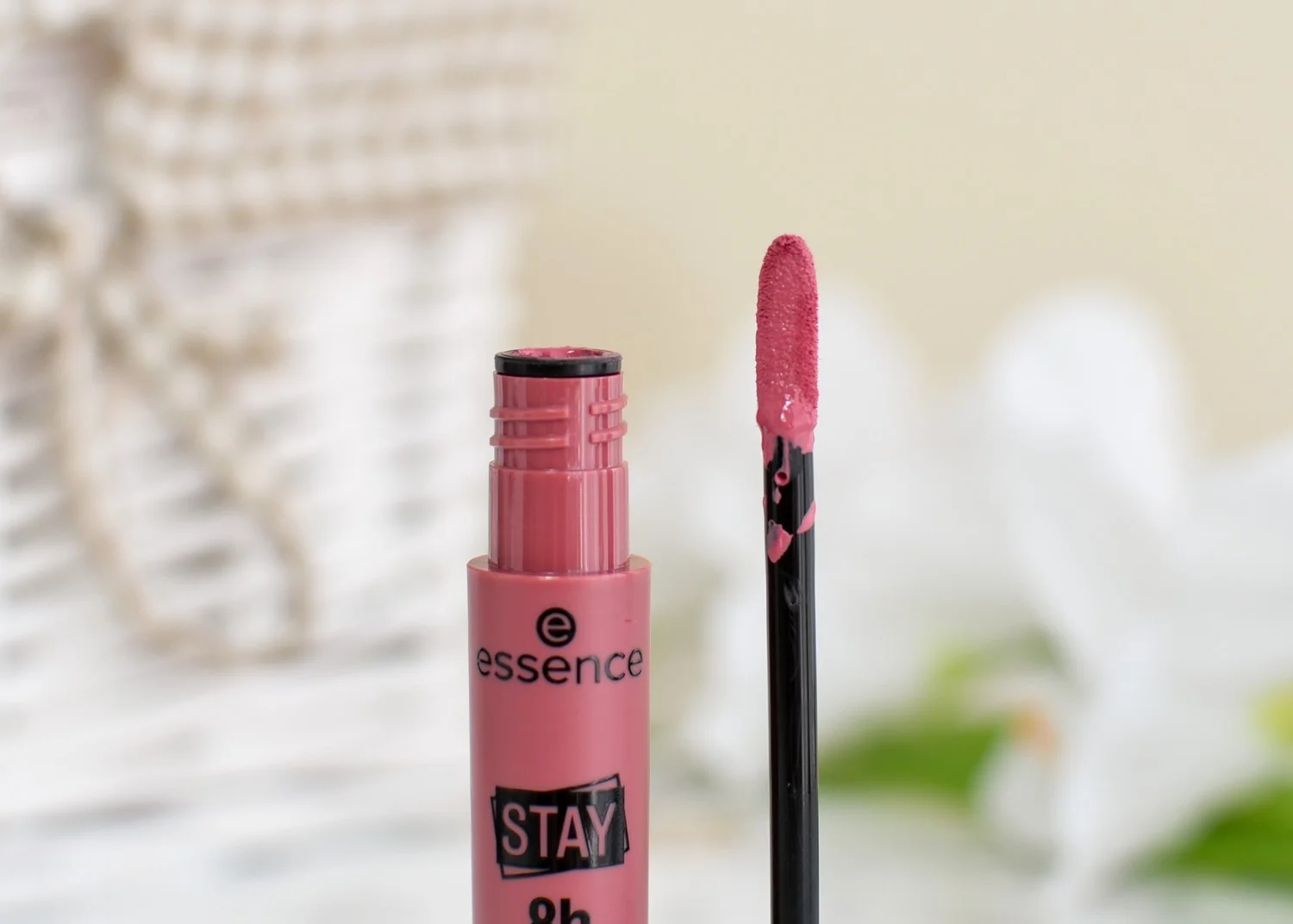 Essence Stay 8h Matte Liquid Lipstick - 05 Date proof - 3ml - Image 3