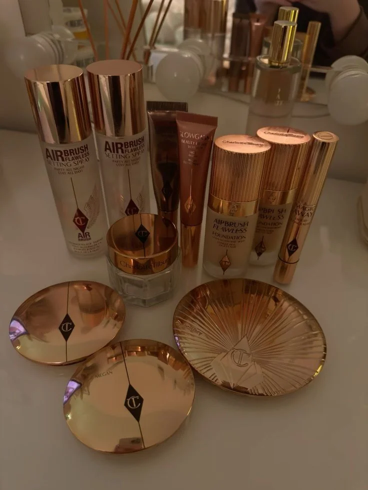 Charlotte tilbury Airbrush Flawless Foundation - 3 Warm - 30ml - Image 3