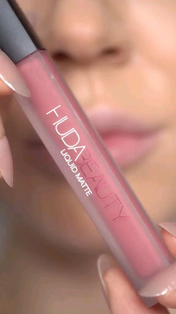 HudaBeauty Liquid Matte Lipstick - 5ml, Trophy Wife - Image 3