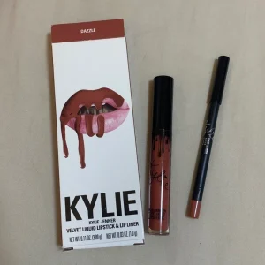 KYLIE Lip Linner - Dazzle - 1.0g