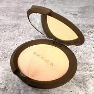 BECCA Shimmering Skin Perfector Pressed Highlighter - Moonstone - 8g