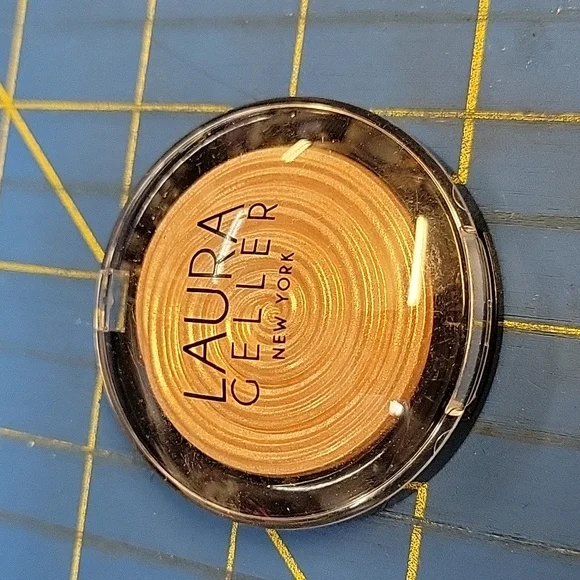 LAURA GELLER Baked Gelato Swirl Illuminator - Gilded honey - 4.5g - Image 3