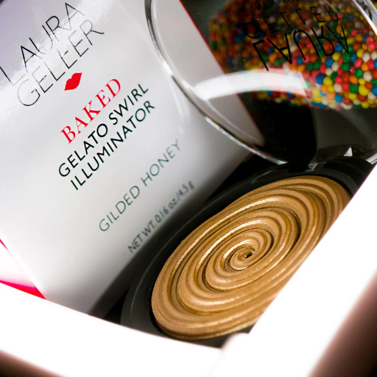 LAURA GELLER Baked Gelato Swirl Illuminator - Gilded honey - 4.5g - Image 4