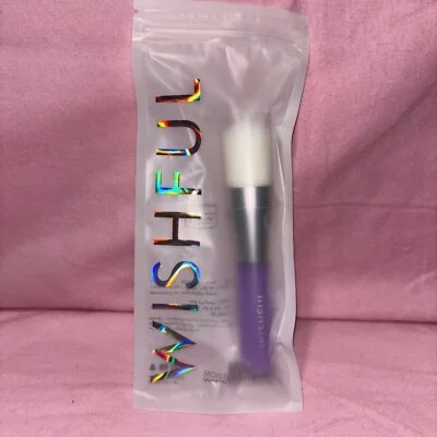 Huda Beauty Moisturizing Wand Brush - Image 2