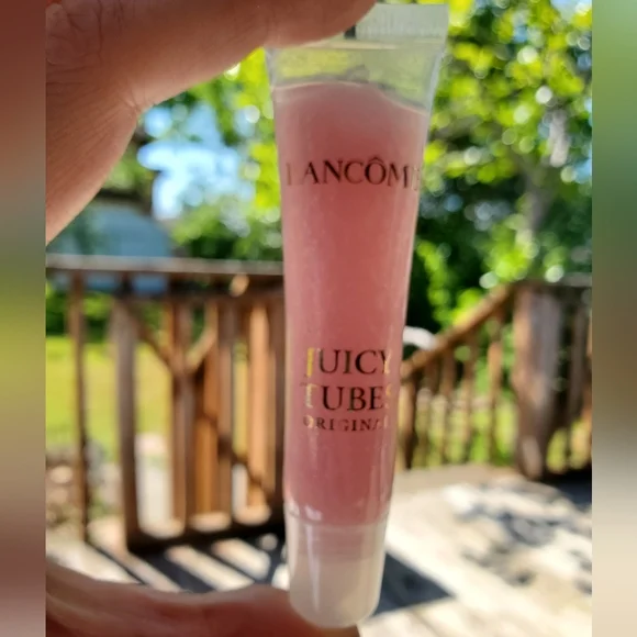 Lancome Juicy Tubes Lip Gloss Ultra-Shiny & Hydrating - 05 Marshmallow Electro - 10ml - Image 2