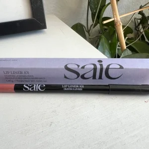 Saie Lip Linner 101 - Twist