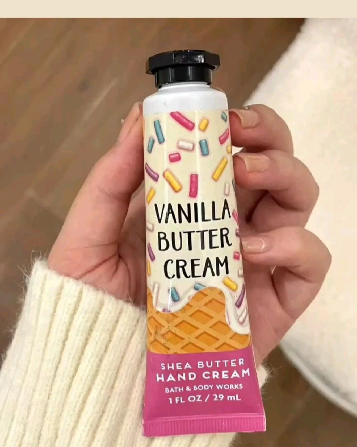 Bath & Body Work Shea Butter Hand Cream - Vanilla Butter Cream - 29ml - Image 2