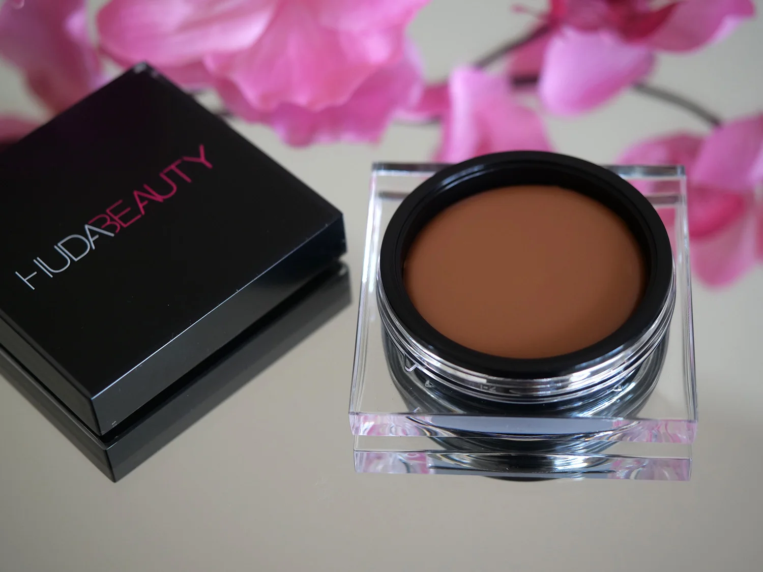 HudaBeauty Tantour Contour Bronzer Cream -11g-Light - Image 3