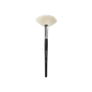 Morphe Large Soft Fan Highlighter Brush - M310