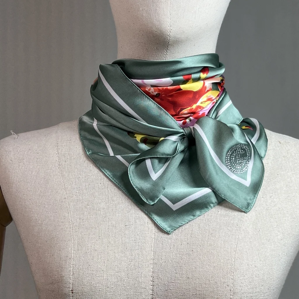KVD Scarf - Image 2