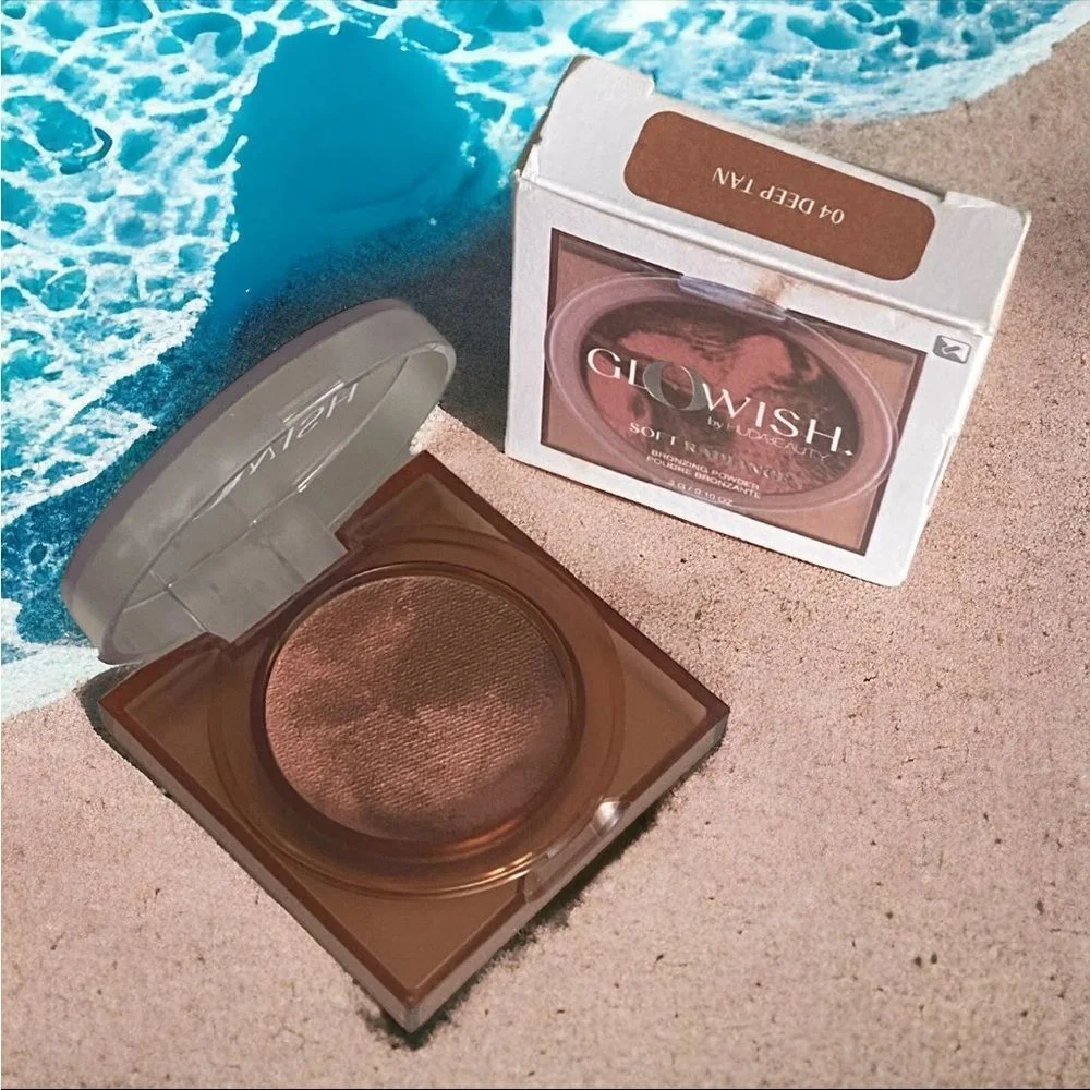 HudaBeauty GloWish Soft Radiance Bronzing Powder - 04 DEEP TAN - Image 4