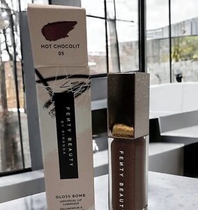 Fenty Beauty Gloss Bomb Heat Universal Lip Luminizer +Plumper - Hot Chocolit Heat04-9ml