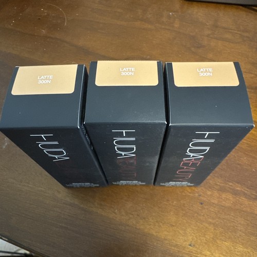 HUDA BEAUTY Fauxfilter LUMINOUS Matte Foundation-Latte 300N-15ml